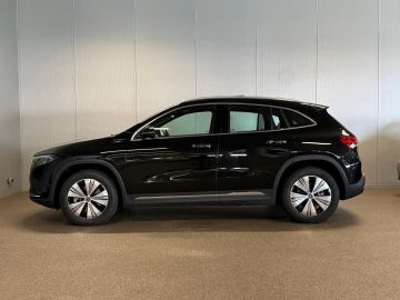 Mercedes-Benz EQA 250 Business Solution Luxury 67 kWh-SOH 98%-MEMORY-PANORAMA-TREKH