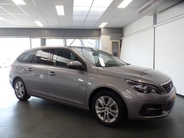 Peugeot 308 SW 1.2 PureTech Blue Lease Executive Panodak, Navigatie, Clima co