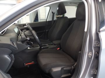 Peugeot 308 SW 1.2 PureTech Blue Lease Executive Panodak, Navigatie, Clima co