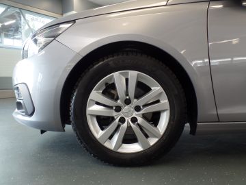 Peugeot 308 SW 1.2 PureTech Blue Lease Executive Panodak, Navigatie, Clima co