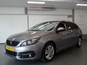 Peugeot 308 SW 1.2 PureTech Blue Lease Executive Panodak, Navigatie, Clima co