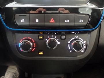 Dacia Spring Automaat. Comfort Plus (Orange Pack) 27 kWh Dealer onderh, Airco,