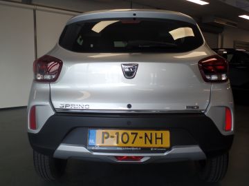 Dacia Spring Automaat. Comfort Plus (Orange Pack) 27 kWh Dealer onderh, Airco,