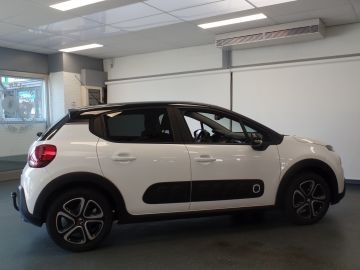 Citroën C3 1.2 PureTech S&S Feel Edition Navigatie, Clima controle, Cruise c