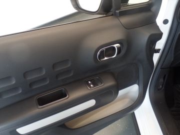 Citroën C3 1.2 PureTech S&S Feel Edition Navigatie, Clima controle, Cruise c