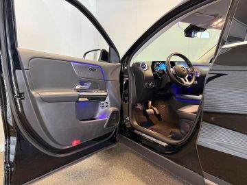 Mercedes-Benz GLA 250e Progressive-BURMESTER-SFEERVERLICHTING-STOELVERWARMING-CAMER
