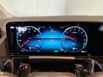 Mercedes-Benz GLA 250e Progressive-BURMESTER-SFEERVERLICHTING-STOELVERWARMING-CAMER