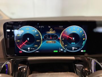 Mercedes-Benz GLA 250e Progressive-BURMESTER-SFEERVERLICHTING-STOELVERWARMING-CAMER
