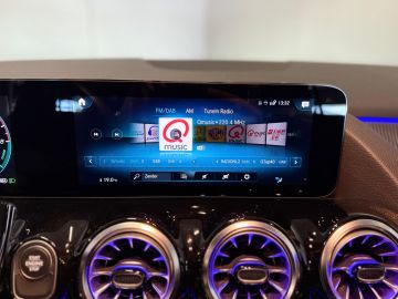 Mercedes-Benz GLA 250e Progressive-BURMESTER-SFEERVERLICHTING-STOELVERWARMING-CAMER
