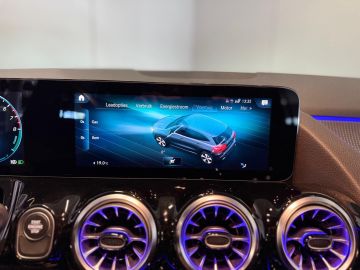Mercedes-Benz GLA 250e Progressive-BURMESTER-SFEERVERLICHTING-STOELVERWARMING-CAMER