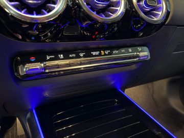 Mercedes-Benz GLA 250e Progressive-BURMESTER-SFEERVERLICHTING-STOELVERWARMING-CAMER