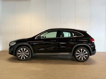 Mercedes-Benz GLA 250e Progressive-BURMESTER-SFEERVERLICHTING-STOELVERWARMING-CAMER