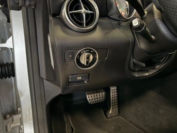 Mercedes-Benz SLK 200 AMG STYLING-AUTOMAAT-ORIG NL-AIR SCARF-STOELVERWARMING-PANORA