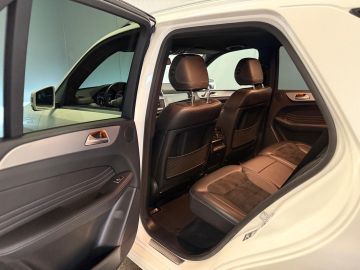 Mercedes-Benz M-Klasse 350 BlueTEC AMG STYLING-ORIG NL-COMPLETE ONDERHOUDSHISTORIE-LUCHT