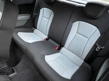 Audi A1 1.4 TFSI 119g. Attraction Pro Line Business Automaat