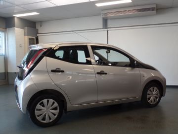 Toyota Aygo 1.0 VVT-i x-fun Airco, Elek ramen, Centrale vergrendeling op sleu