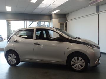 Toyota Aygo 1.0 VVT-i x-fun Airco, Elek ramen, Centrale vergrendeling op sleu