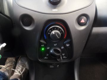 Toyota Aygo 1.0 VVT-i x-fun Airco, Elek ramen, Centrale vergrendeling op sleu