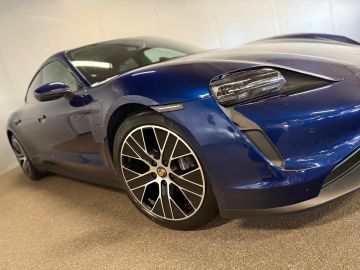 Porsche Taycan 79 kWh 326 PK SPORT CHRONO-PANORAMA-PASM-SURROUND VIEW-MEMORY-COM