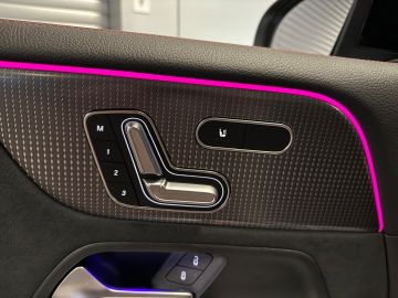 Mercedes-Benz EQB 250+ 7 Persoons 71 kWh SOH 99%-AMG STYLING-PANORAMA-MEMORY-DISTRO