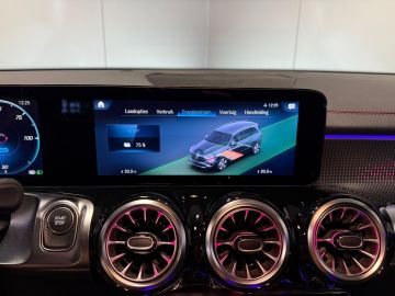 Mercedes-Benz EQB 250+ 7 Persoons 71 kWh SOH 99%-AMG STYLING-PANORAMA-MEMORY-DISTRO