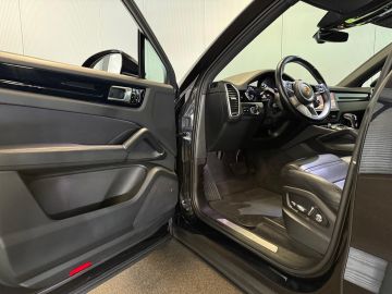Porsche Cayenne Coupé 3.0 E-Hybrid-PANO-ACC-HEAD UP-MATRIX-LUCHTV.-TREKHAAK-ZEER 