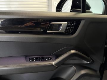 Porsche Cayenne Coupé 3.0 E-Hybrid-PANO-ACC-HEAD UP-MATRIX-LUCHTV.-TREKHAAK-ZEER 