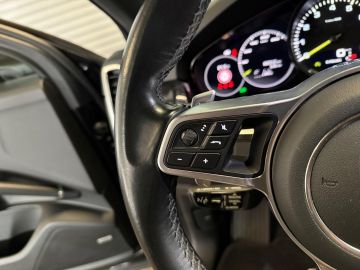 Porsche Cayenne Coupé 3.0 E-Hybrid-PANO-ACC-HEAD UP-MATRIX-LUCHTV.-TREKHAAK-ZEER 