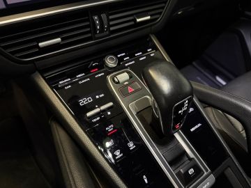 Porsche Cayenne Coupé 3.0 E-Hybrid-PANO-ACC-HEAD UP-MATRIX-LUCHTV.-TREKHAAK-ZEER 
