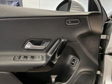Mercedes-Benz A-Klasse 200 Limousine Business Solution-CAMERA-APPLE CARPLAY-WIDESCREEN-S