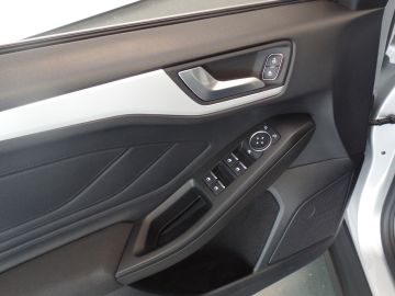 Ford Focus Wagon 1.0 EcoBoost Trend Edition Business Navigatie, Cruise contr