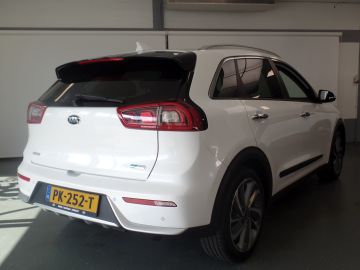 Kia Niro 1.6 GDi Hybrid ExecutiveLine Navigatie, Achteruitrijcamera, Clima