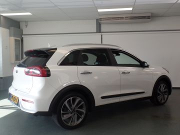 Kia Niro 1.6 GDi Hybrid ExecutiveLine Navigatie, Achteruitrijcamera, Clima