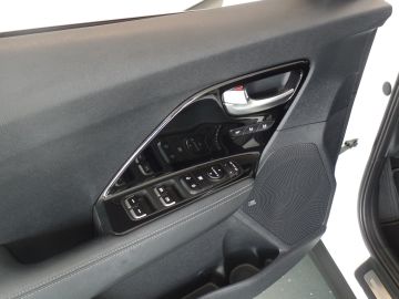 Kia Niro 1.6 GDi Hybrid ExecutiveLine Navigatie, Achteruitrijcamera, Clima
