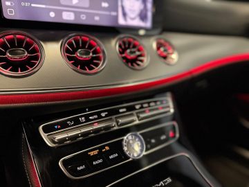 Mercedes-Benz E-Klasse Coupé 300 AMG STYLING-PANORAMA-NIGHT-CAMERA-TREKHAAK-COMPLEET