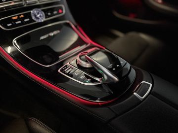 Mercedes-Benz E-Klasse Coupé 300 AMG STYLING-PANORAMA-NIGHT-CAMERA-TREKHAAK-COMPLEET