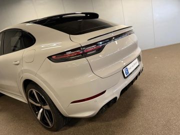 Porsche Cayenne Coupé 3.0e Hybrid KRIJT-SPORT DESIGN-CLUBLEER-PANO-STOELEN 18 VOU