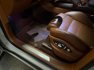 Porsche Cayenne Coupé 3.0e Hybrid KRIJT-SPORT DESIGN-CLUBLEER-PANO-STOELEN 18 VOU