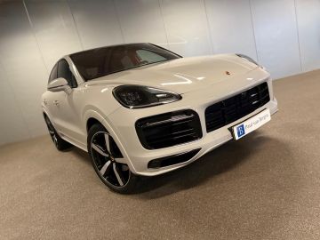 Porsche Cayenne Coupé 3.0e Hybrid KRIJT-SPORT DESIGN-CLUBLEER-PANO-STOELEN 18 VOU