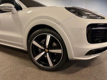 Porsche Cayenne Coupé 3.0e Hybrid KRIJT-SPORT DESIGN-CLUBLEER-PANO-STOELEN 18 VOU
