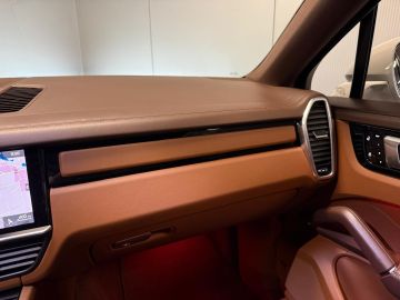 Porsche Cayenne Coupé 3.0e Hybrid KRIJT-SPORT DESIGN-CLUBLEER-PANO-STOELEN 18 VOU