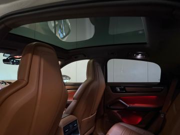 Porsche Cayenne Coupé 3.0e Hybrid KRIJT-SPORT DESIGN-CLUBLEER-PANO-STOELEN 18 VOU