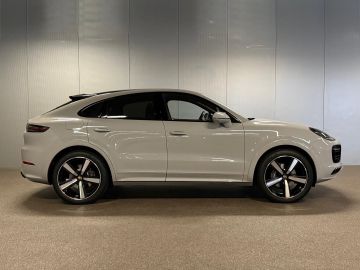 Porsche Cayenne Coupé 3.0e Hybrid KRIJT-SPORT DESIGN-CLUBLEER-PANO-STOELEN 18 VOU