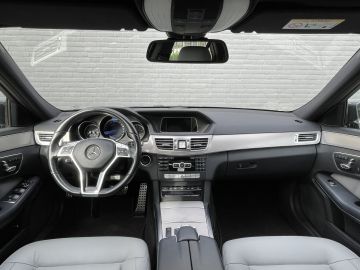 Mercedes-Benz E-Klasse 300 AMG-Style - ILS - Stoelmemory - Etc.