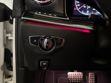 Mercedes-Benz E-Klasse Cabrio 400 4MATIC AMG STYLING-MEMORY-LUCHTVERING-AIRSCARF-BURMEST