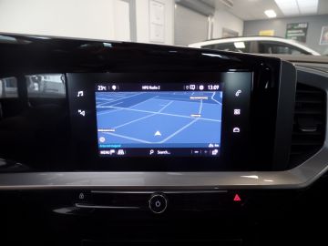 Opel Mokka 1.2 Edition Navigatie, Cruise controle, Elek ramen V/A, Trekhaak,
