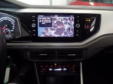 Volkswagen Polo 1.0 TSI Highline Automaat, Navigatie, Cruise controle, Clima cont