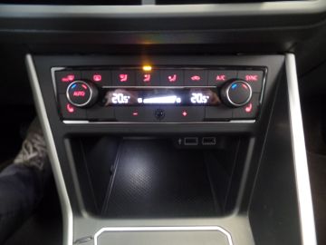 Volkswagen Polo 1.0 TSI Highline Automaat, Navigatie, Cruise controle, Clima cont