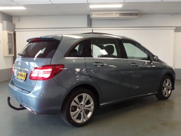 Mercedes-Benz B-Klasse 180 Ambition, Dealer onderhouden!!, Navigatie, Panodak, Clima con