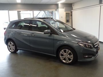 Mercedes-Benz B-Klasse 180 Ambition, Dealer onderhouden!!, Navigatie, Panodak, Clima con